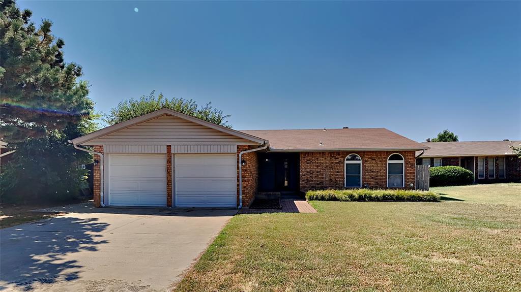 906 Garden Grove in Yukon, OK - Building Photo