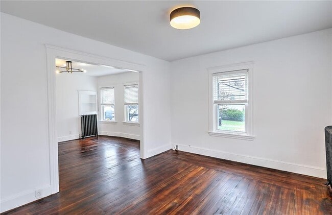 73 Washburn Ave in East Providence, RI - Building Photo - Building Photo