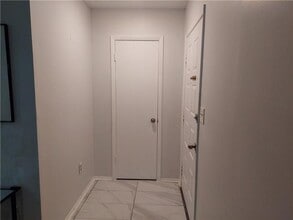 1003 Dunbar Dr in Dunwoody, GA - Building Photo - Building Photo