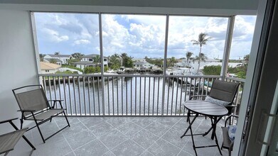 698 NE Spanish River Blvd in Boca Raton, FL - Building Photo - Building Photo