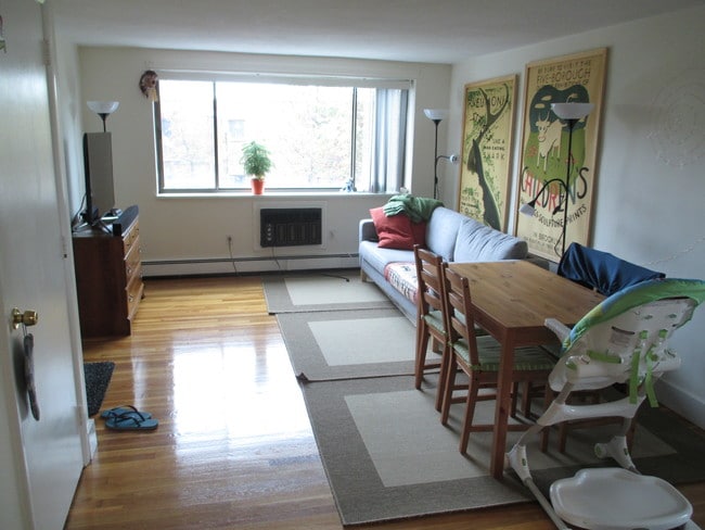 20 Riverside St, Unit 2-2 in Watertown, MA - Building Photo - Building Photo