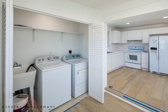 637 Wyllie St in Honolulu, HI - Building Photo - Building Photo