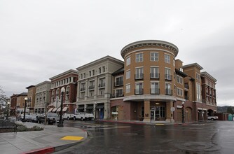 Riverfront Residences in Napa, CA - Building Photo - Building Photo