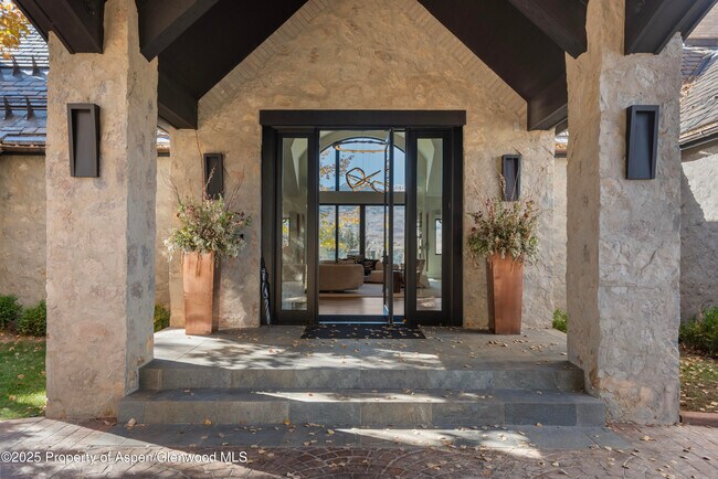 75 McLain Ct in Aspen, CO - Building Photo - Building Photo