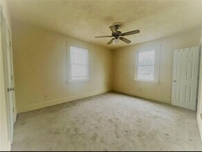 207 E Columbia Ave in Reading, OH - Foto de edificio - Building Photo