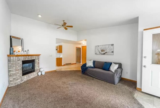 W2736 Brookhaven Dr, Unit W2736 in Appleton, WI - Building Photo - Building Photo