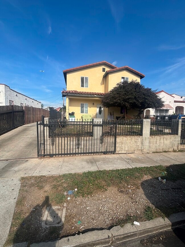 property at 203 E 109th Pl