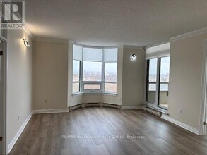 1480 Riverside Dr. in Ottawa, ON - Building Photo - Building Photo