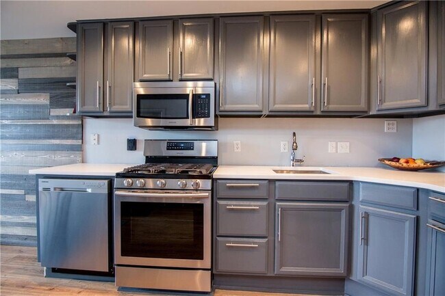 215 Piedmont Ave NE, Unit 804 in Atlanta, GA - Building Photo - Building Photo