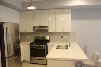 1155 Stroud Ln in Mississauga, ON - Building Photo - Building Photo
