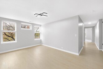 423-25 N Central Ave Chicago, IL 60644 in Chicago, IL - Building Photo - Building Photo