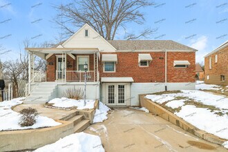 180 Lemay Gardens Dr in St. Louis, MO - Building Photo - Building Photo