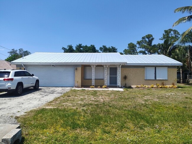 property at 253 SE Verada Ave