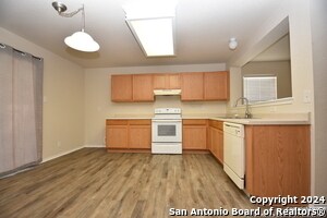 135 Cindy Lou Dr in San Antonio, TX - Building Photo - Building Photo