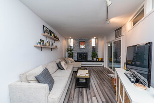 1750 N Wells St, Unit 106 in Chicago, IL - Building Photo