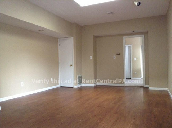 1005 N 3rd St-Unit -1 in Harrisburg, PA - Foto de edificio - Building Photo