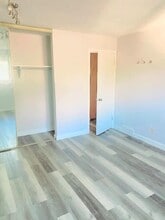 1203 Chancellor Dr in Winnipeg, MB - Building Photo - Building Photo