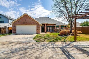 8459 Golf Club Cir in Fort Worth, TX - Building Photo