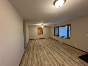 3019 S Prairie Ave in Sioux Falls, SD - Foto de edificio - Building Photo