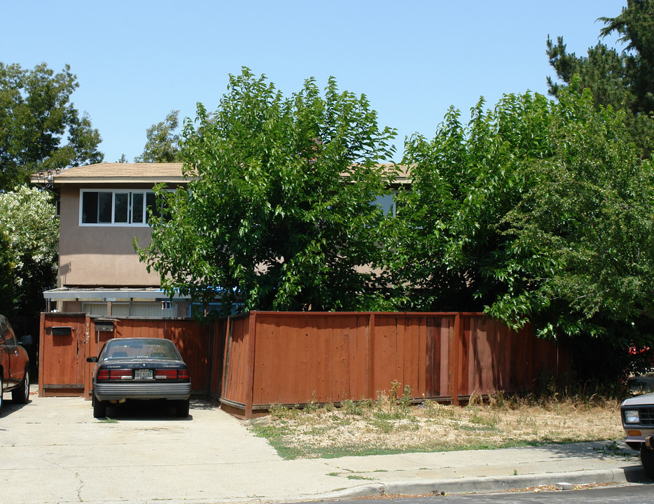 1127 Marilyn Way in Concord, CA - Building Photo