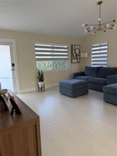 10030 W Guava St in Miami, FL - Building Photo - Building Photo