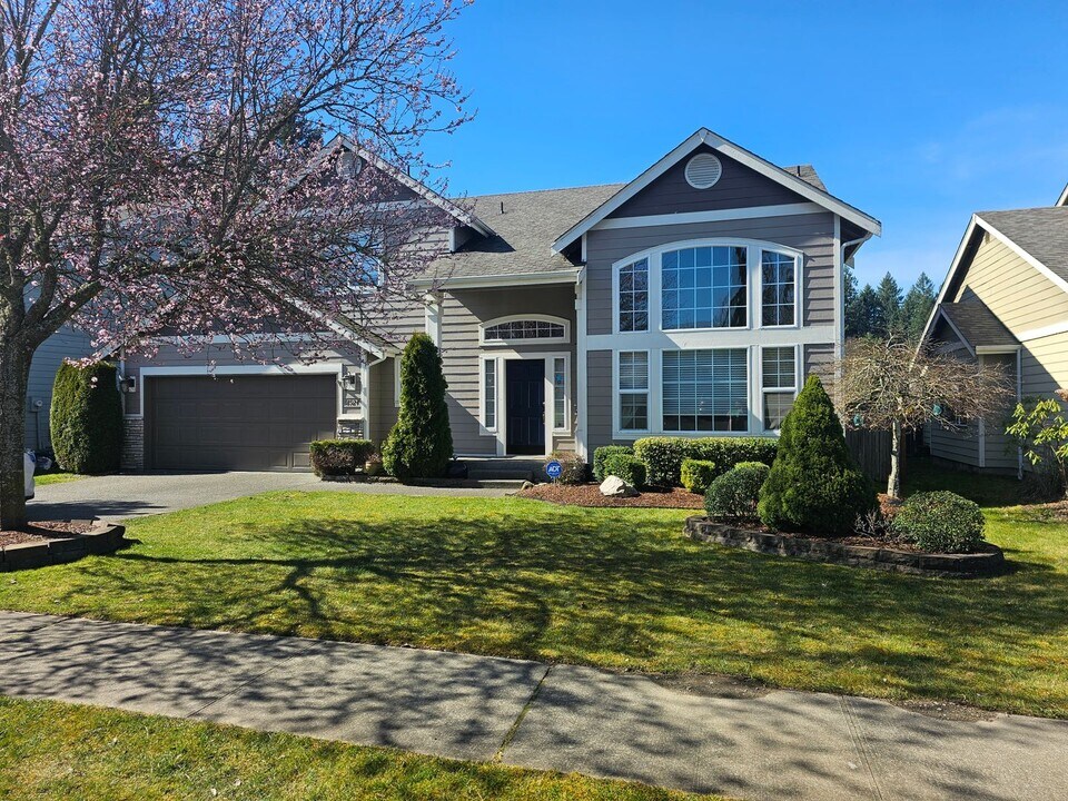 18924 89th Ave E in Puyallup, WA - Building Photo