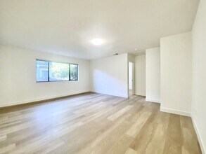 156 W 8th Ave in Escondido, CA - Building Photo - Building Photo