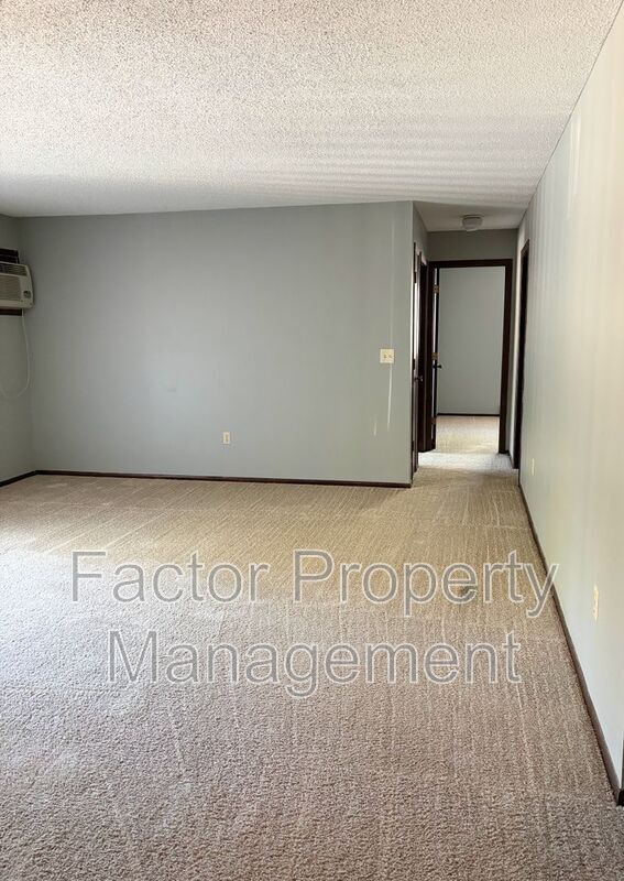418 Allan Ave in North Mankato, MN - Building Photo - Building Photo