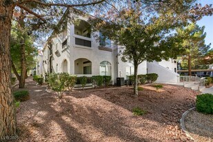 700 Carnegie St in Henderson, NV - Building Photo