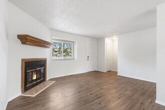 1707 E Walnut Lawn St in Springfield, MO - Building Photo - Building Photo