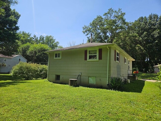 906 Olive St in New Haven, MO - Building Photo - Building Photo