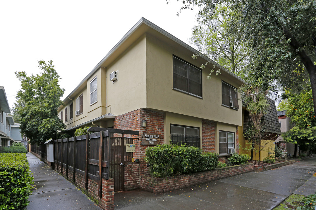 Braden Villa in Sacramento, CA - Building Photo