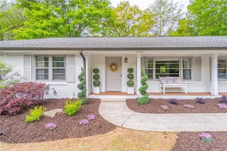250 Wavetree Dr in Roswell, GA - Building Photo - Building Photo