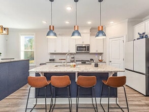 300 W Amber Oak Dr in Selma, NC - Building Photo - Building Photo