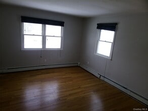 107 Barnes Rd in Washingtonville, NY - Building Photo - Building Photo