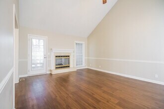 606 Knollwood Dr in La Vergne, TN - Building Photo - Building Photo