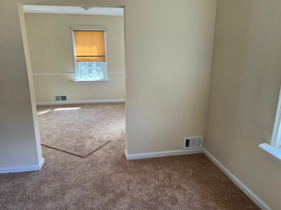 2809 Curtis Dr in Temple Hills, MD - Building Photo
