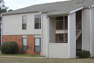 Woodridge Apartments in Athens, AL - Building Photo - Building Photo