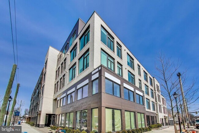 701 N Henry St in Alexandria, VA - Building Photo - Building Photo