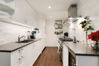 170 E 77th St-Unit -: 2A in New York, NY - Building Photo - Building Photo