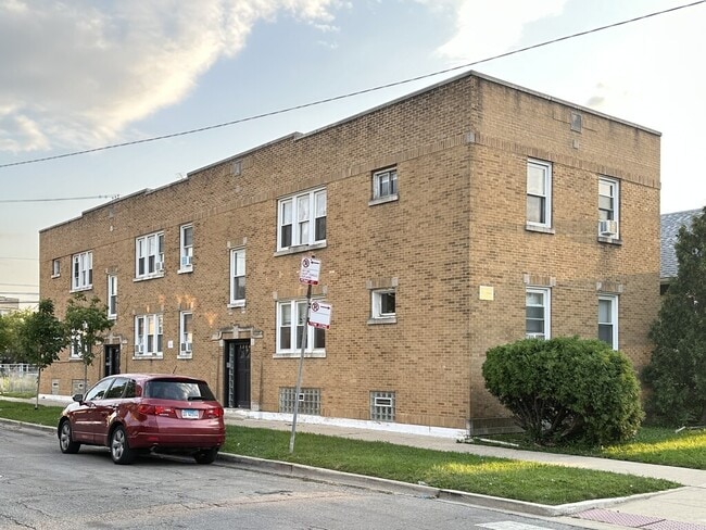 property at 3224 N Linder Ave