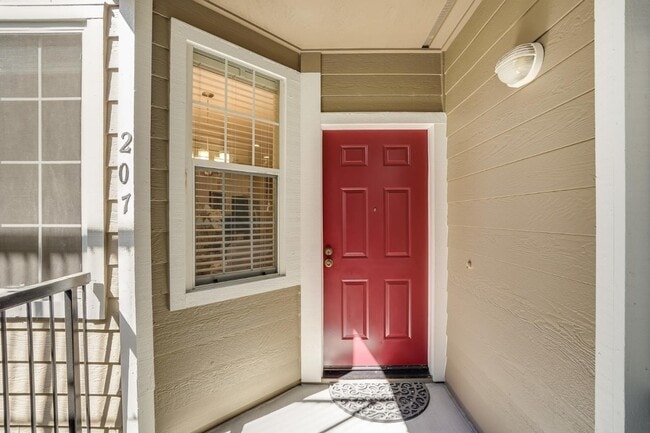 250 Santa Fe Terrace in Sunnyvale, CA - Building Photo - Building Photo