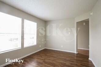 12649 White Rabbit Dr in Indianapolis, IN - Foto de edificio - Building Photo