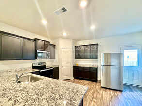 19005 Quiet Range Dr in Elgin, TX - Building Photo - Building Photo