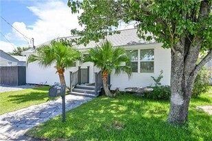 401 Nursery Ave in Metairie, LA - Building Photo