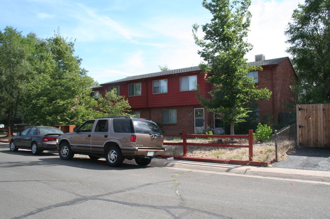 4571 Everett St in Wheat Ridge, CO - Building Photo - Building Photo