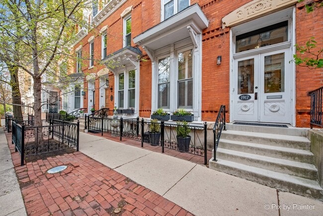 property at 1917 N Lincoln Park W