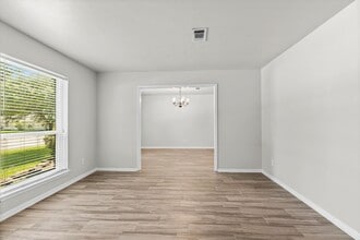 27201 Paula Ln in Conroe, TX - Building Photo - Building Photo