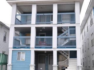 326 E Glenwood Ave in Wildwood, NJ - Building Photo