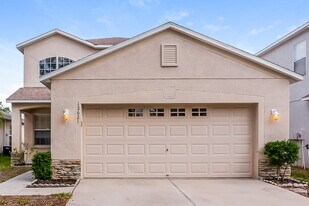 12621 Evington Point Dr in Riverview, FL - Building Photo